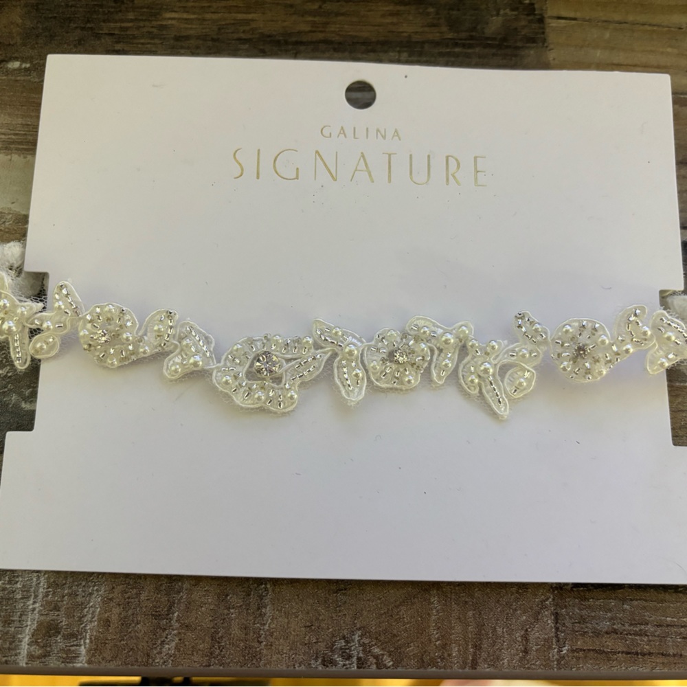 Bridal garter